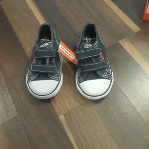 Toddler boys navy blue Airwalk shoes